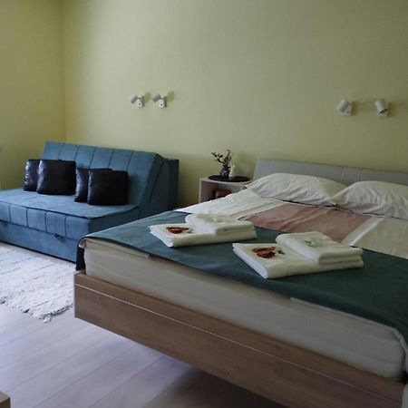 Appartamento Apartman Buba II ** Palić Esterno foto